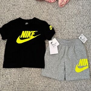 Nike Boys Set (size 2)